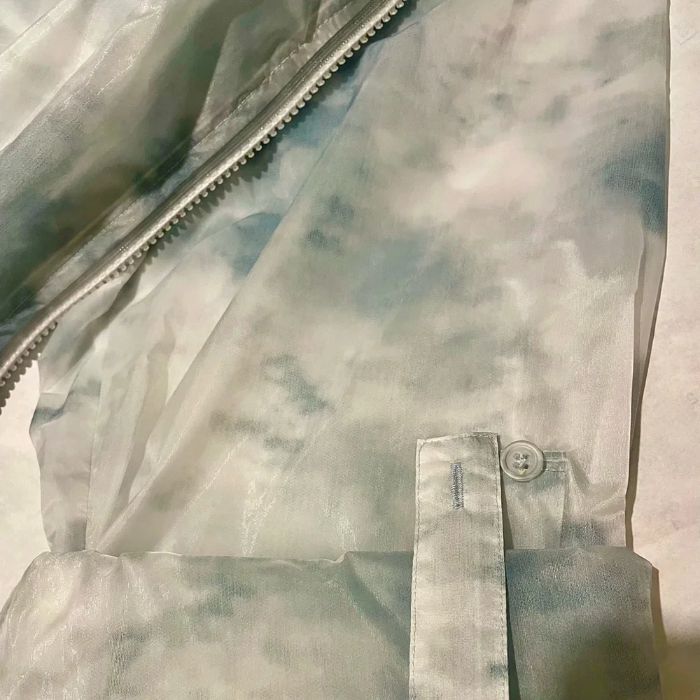 Like New Emporio Armani cloud-print hooded windbreaker jacket blue white sz 44 - Picture 13 of 17